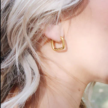 Becca Hoops